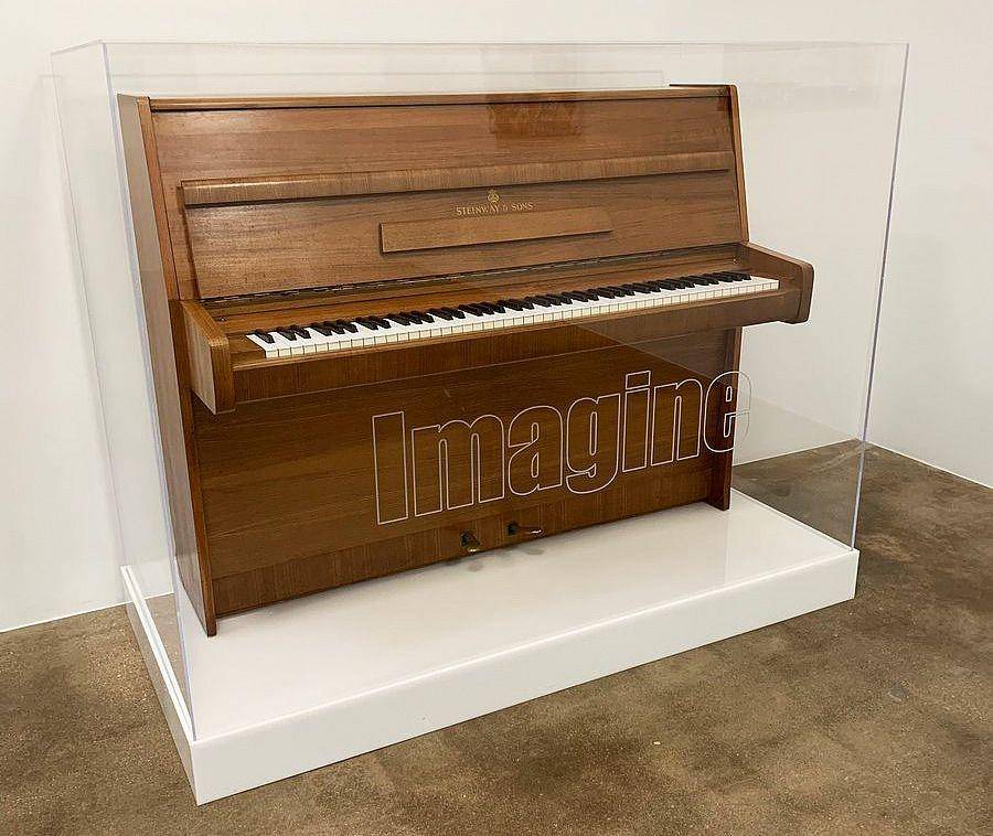 piano Steinway Z milik John Lennon (houstonpianocompany.com)