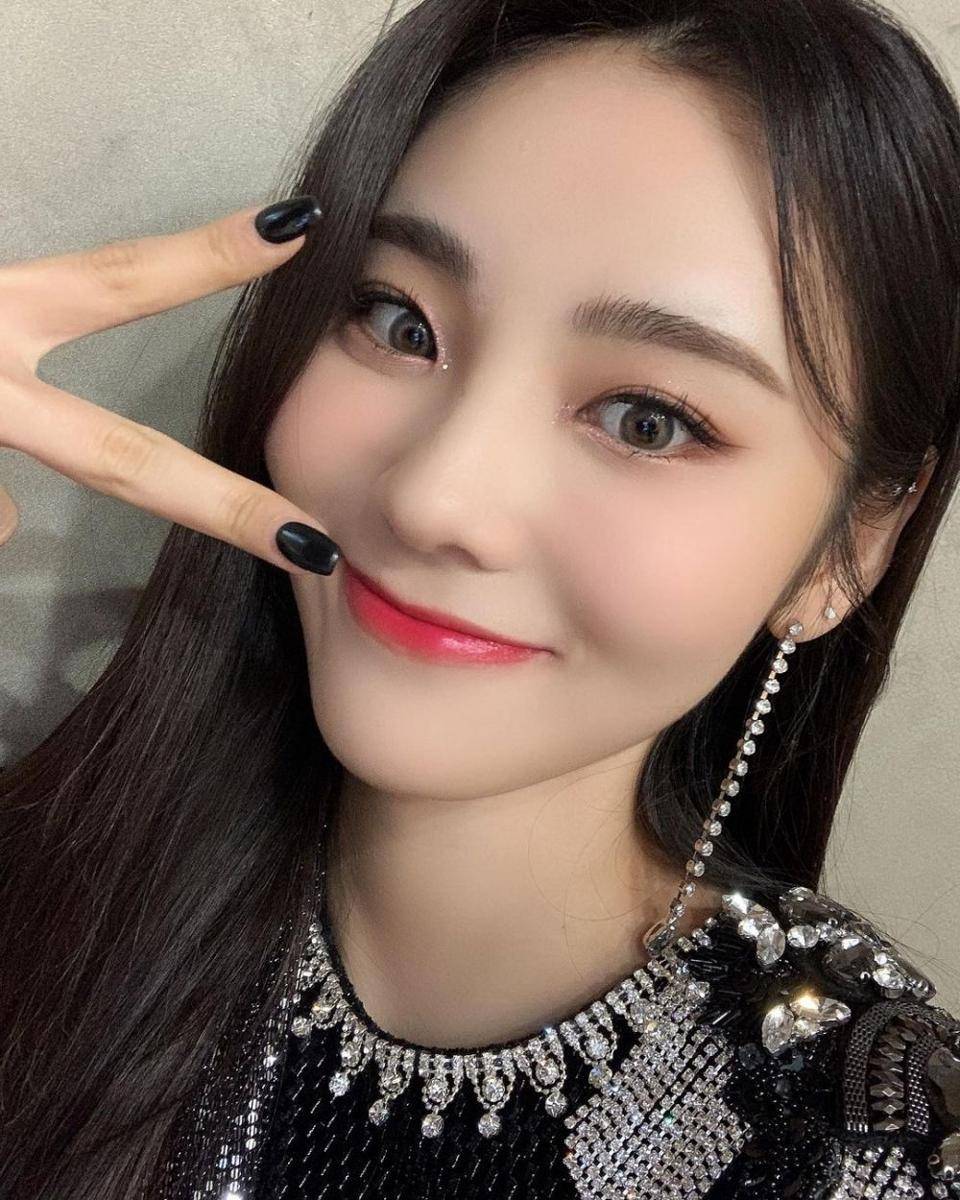Jinsoul LOONA (instagram.com/loonatheworld)
