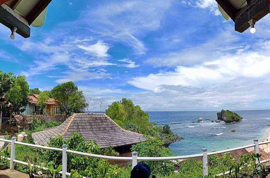 Lanskap dari balkon kamar Sundak Indraprastha (instagram.com/penginapan_indraprastha)