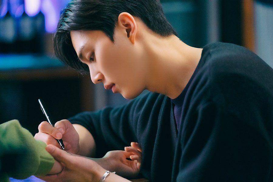 cuplikan Song Kang di Nevertheless (instagram.com/jtbcnevertheless)