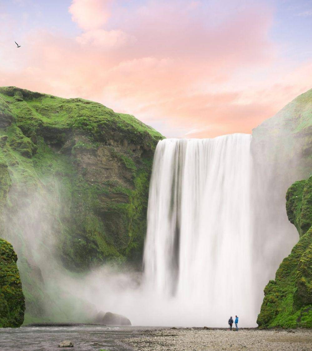 pesona Skógafoss (Instagram.com/hiddeniceland)