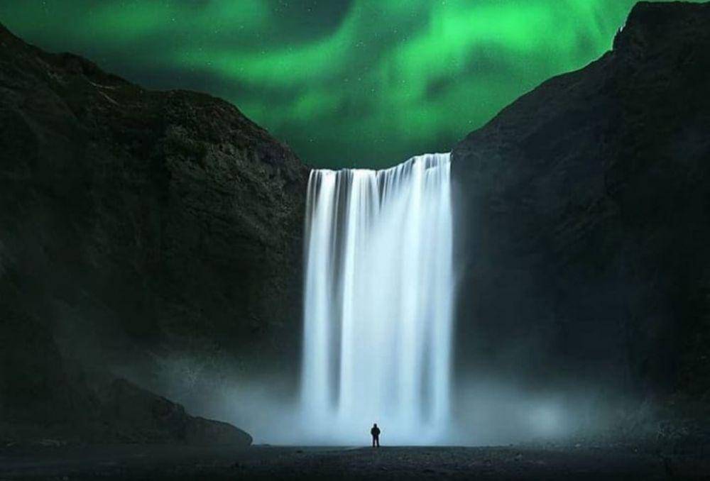pesona Skógafoss (Instagram.com/magicalplacestotravel)