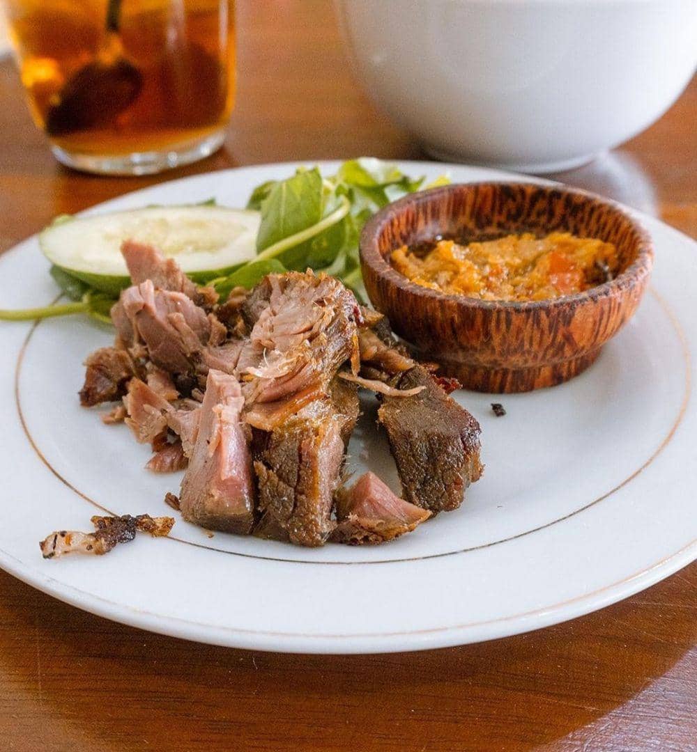 Sego empal bu warno (instagram.com/nyicip.makan)