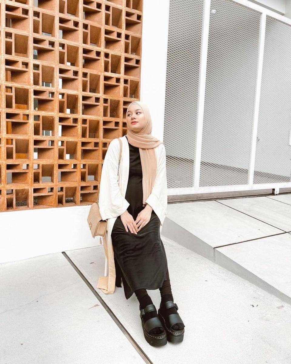 Dinda Hauw (instagram.com/dindahw)