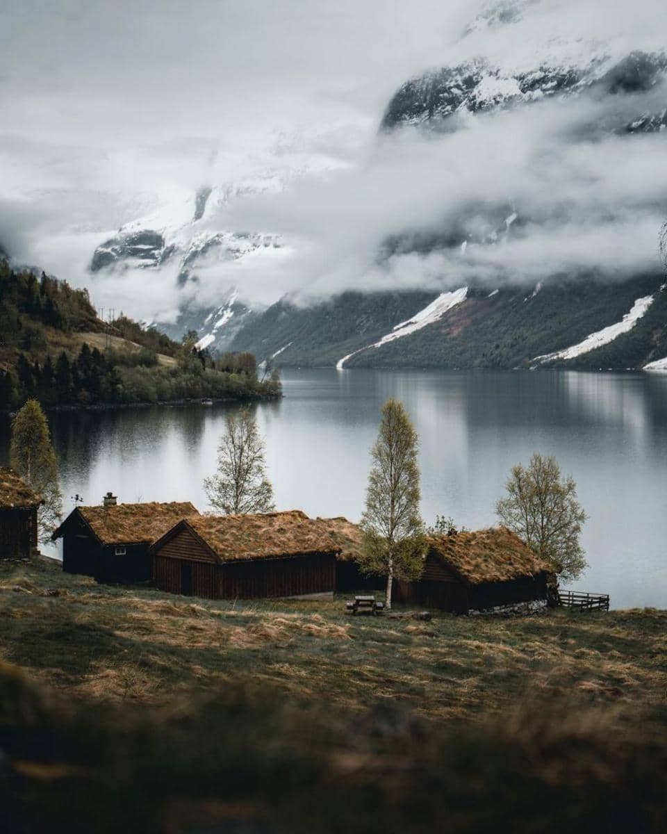 Danau Lovatnet (instagram.com/iamnordic)