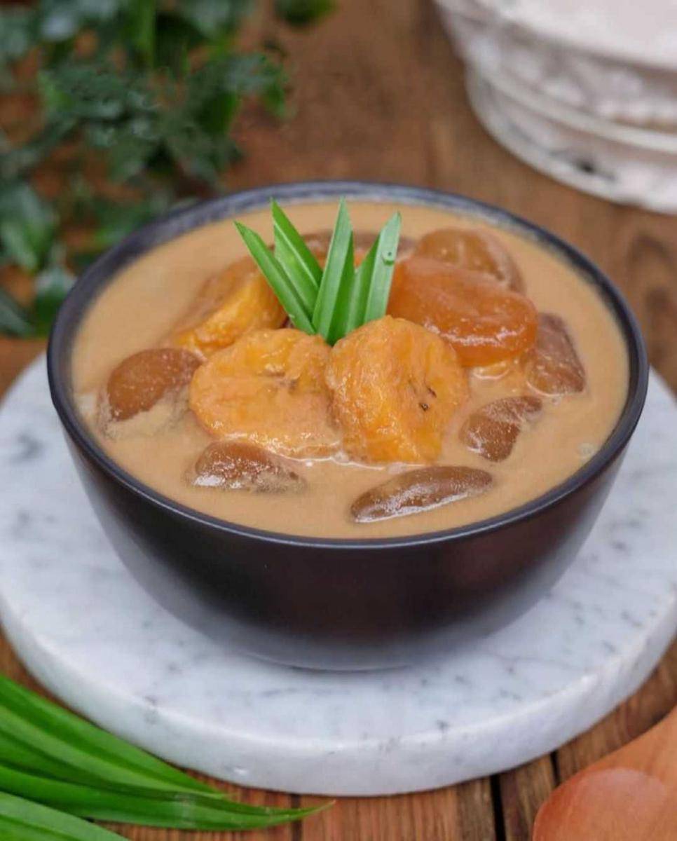 Kolak pisang kolang-kaling (instagram.com/susie.agung)