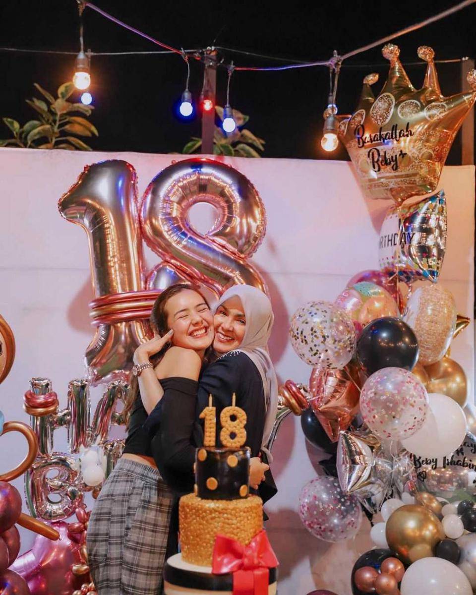 Linda Darmawan (instagram.com/bebytsabina)