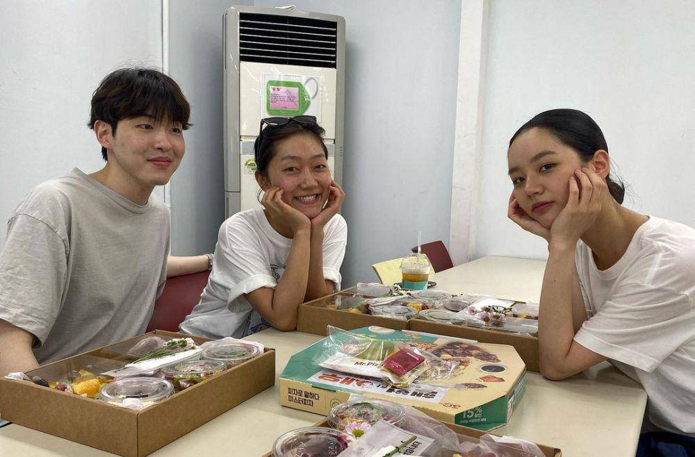 Kim Do Hyon Park Kyung Hye di perayaan ulang tahun Hyeri (instagram.com/hyeri_0609)