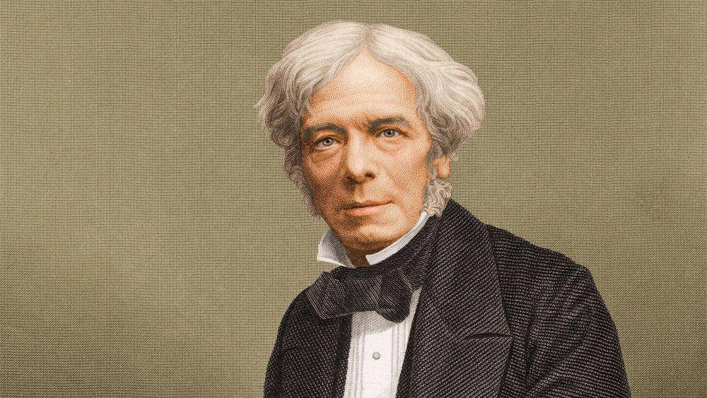 Michael Faraday adalah orang pertama yang menghasilkan arus listrik dari medan magnet. (londontopia.net)