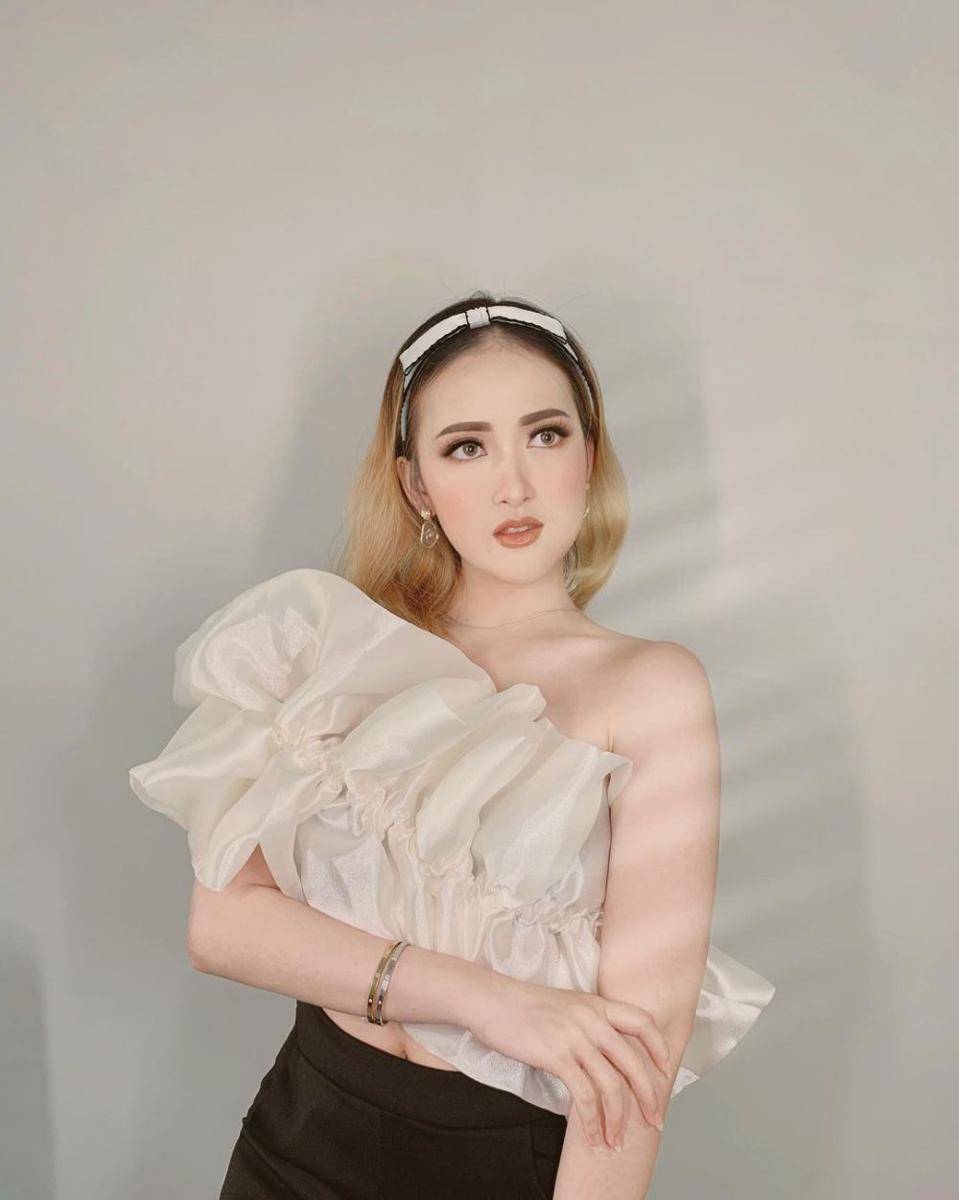 potret Eugine GLASS (Instagram.com/euginelavina)