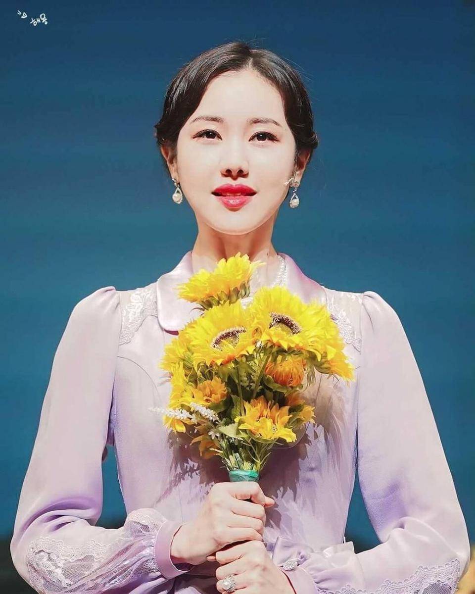 Kim Ye Won (instagram.com/__kimyewon)