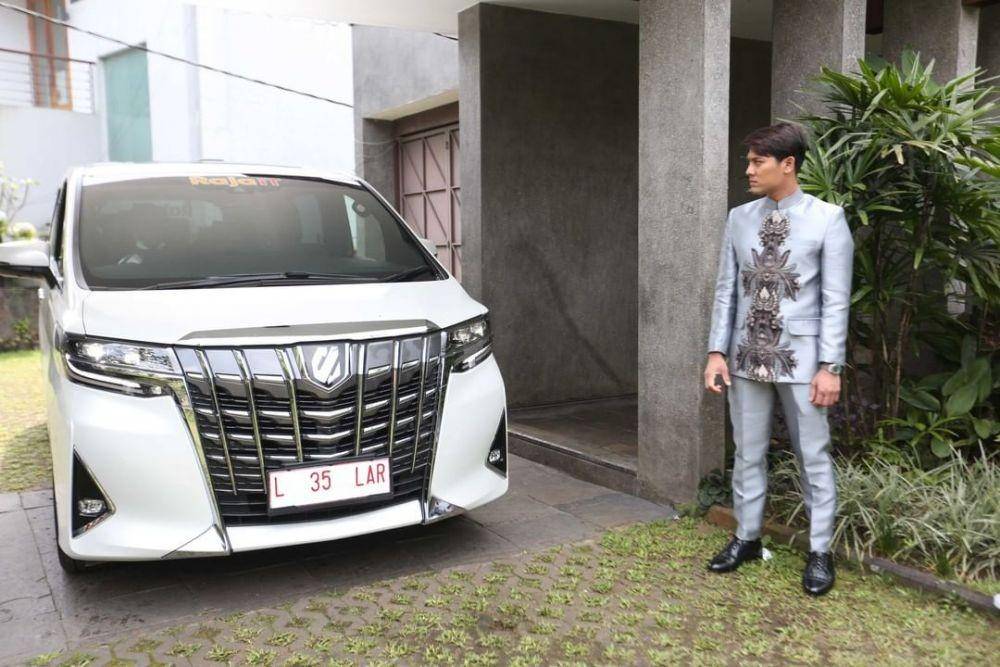Hadiah Toyota Alphard untuk Lesti dan Billar dari pengusaha sukses Basuki Surodjo. (Instagram.com/indosiar)