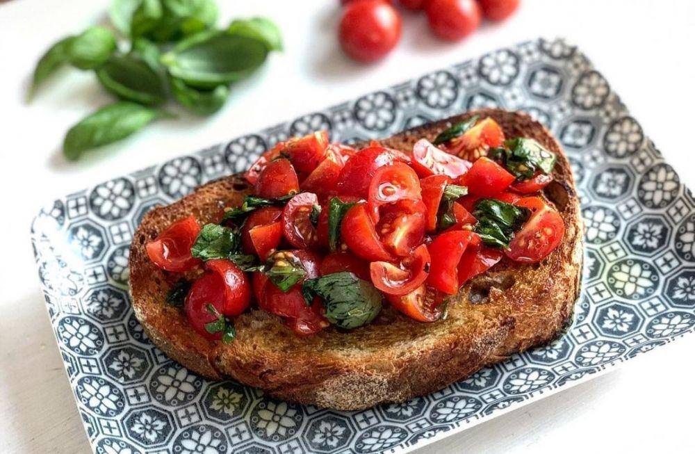 Bruschetta al pomodoro (Instagram.com/ildelfinorosa)