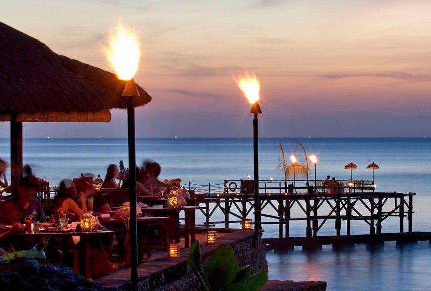 Kisik Bar and Grill (instagram.com/ayanaresort)