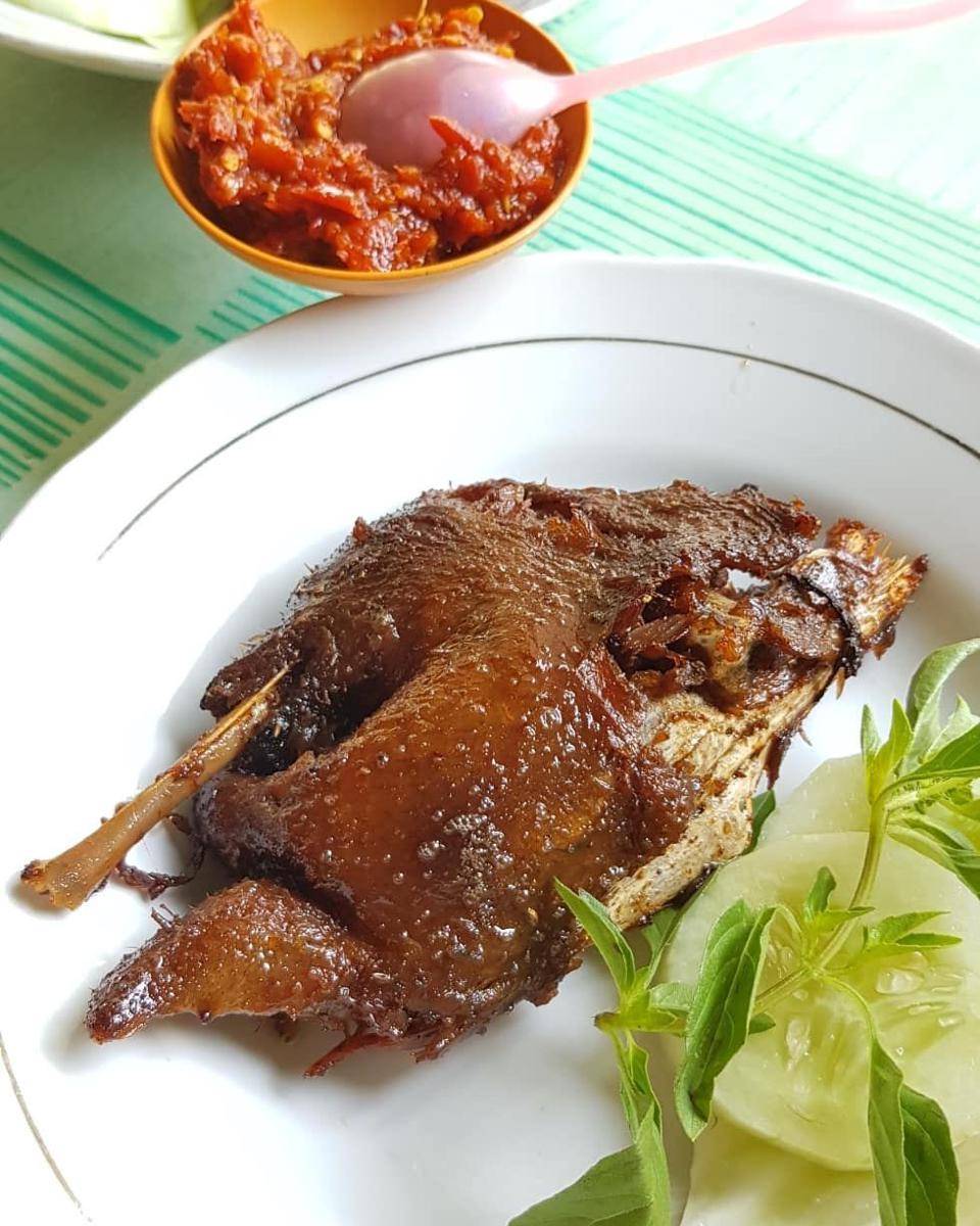 Rumah Makan Ny. Suwarni (instagram.com/petualanganduogendut)