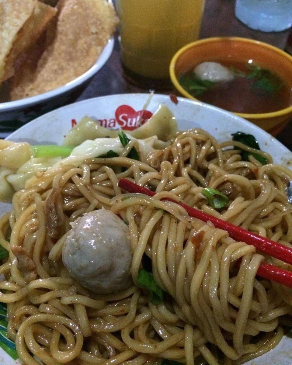 Mi Ayam Edy (instagram.com/ayundajuley)