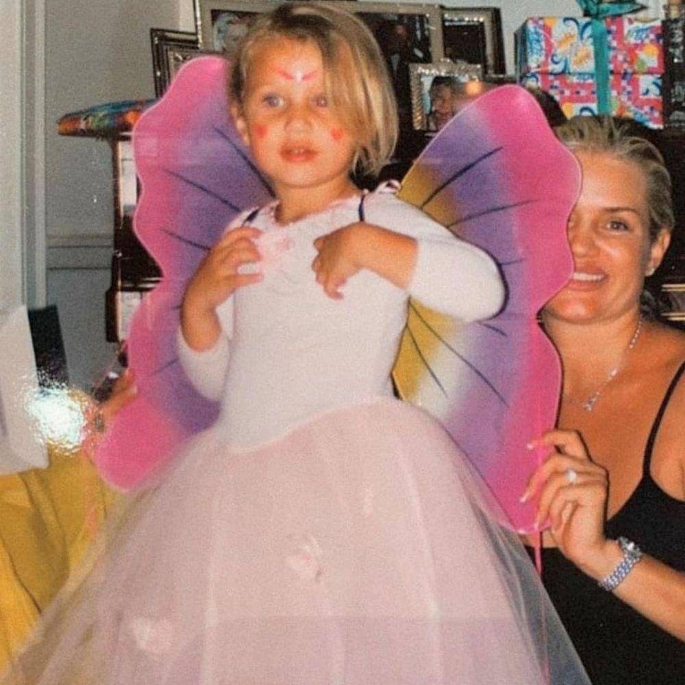 potret masa kecil Bella Hadid (instagram.com/bellahadid)