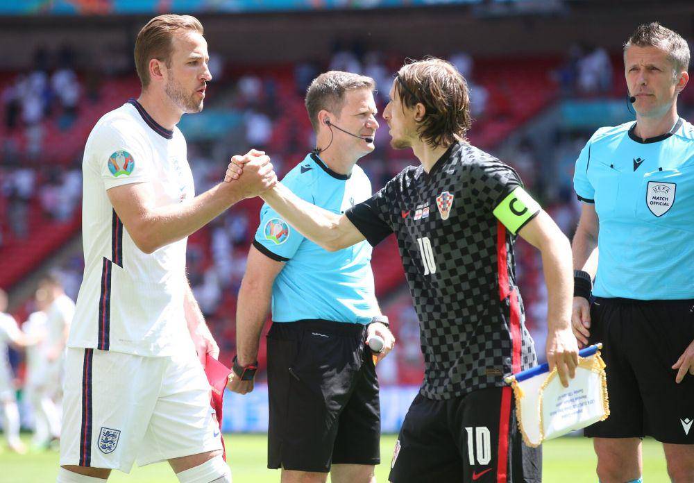 Harry Kane dan Luca Modric di laga Inggris melawan Kroasia. (twitter.com/EURO2020)