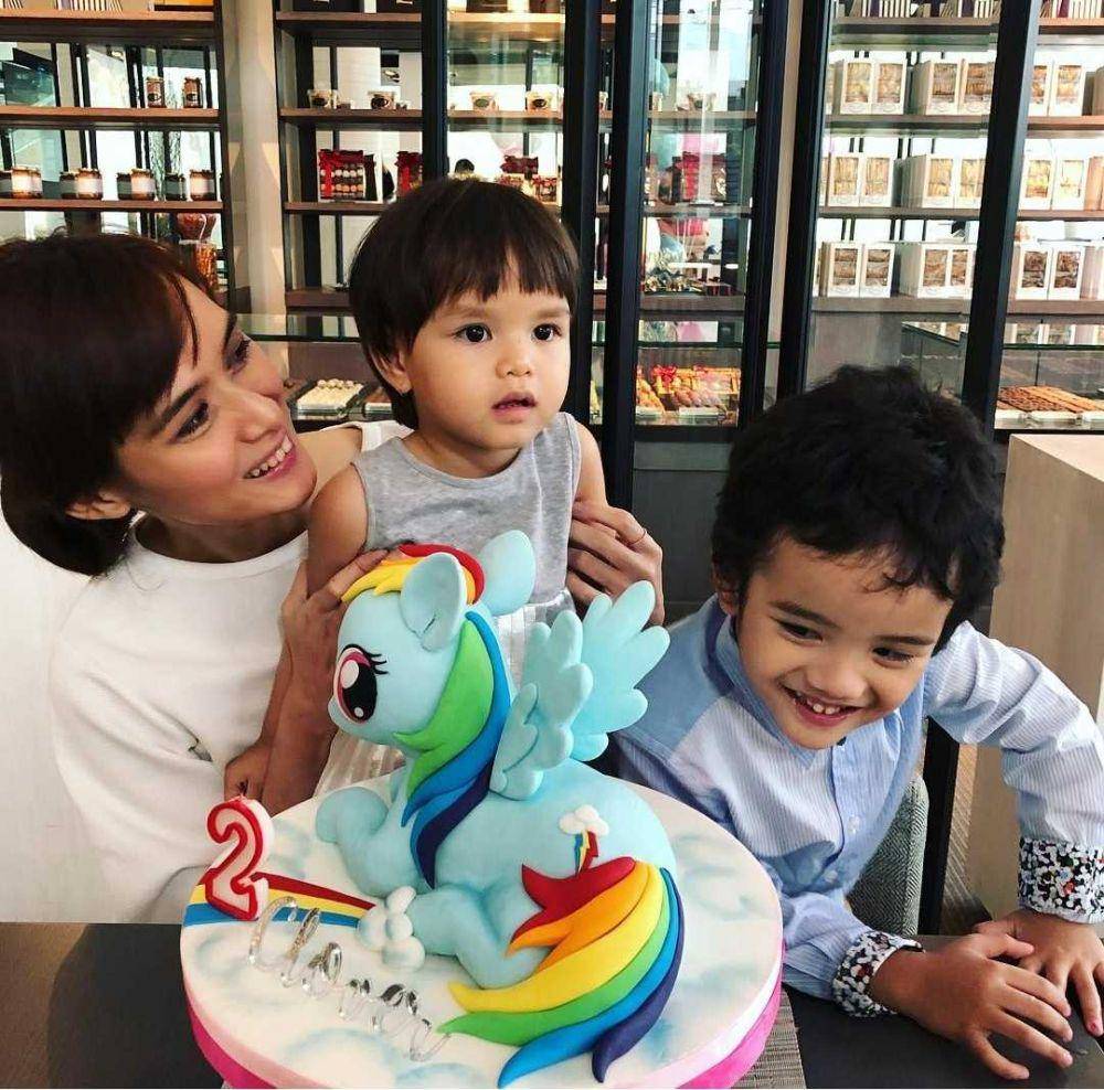 Renata Kusmanto bersama anak (Instagram.com/renata711)