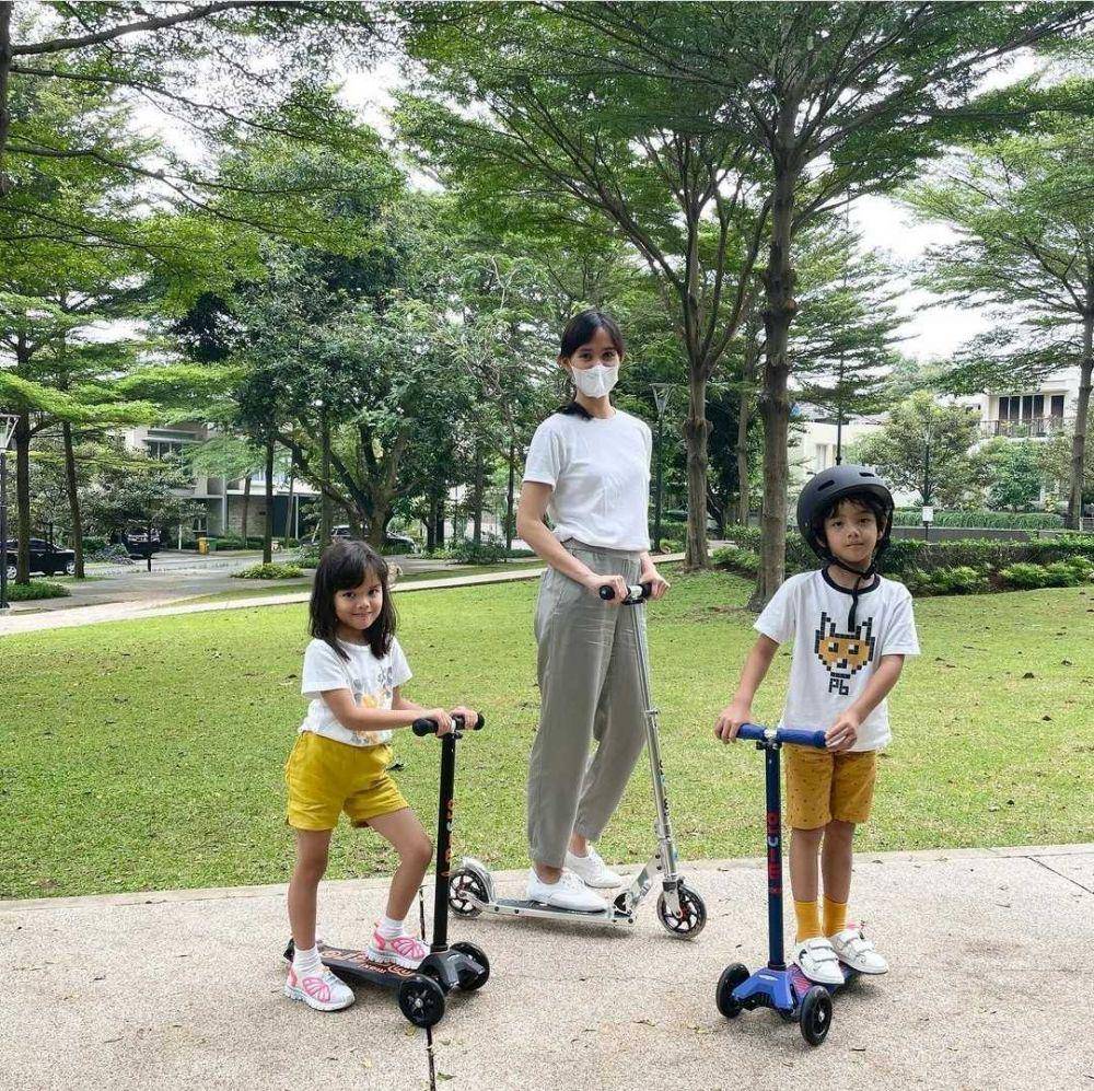 Renata Kusmanto bersama anak (Instagram.com/renata711)