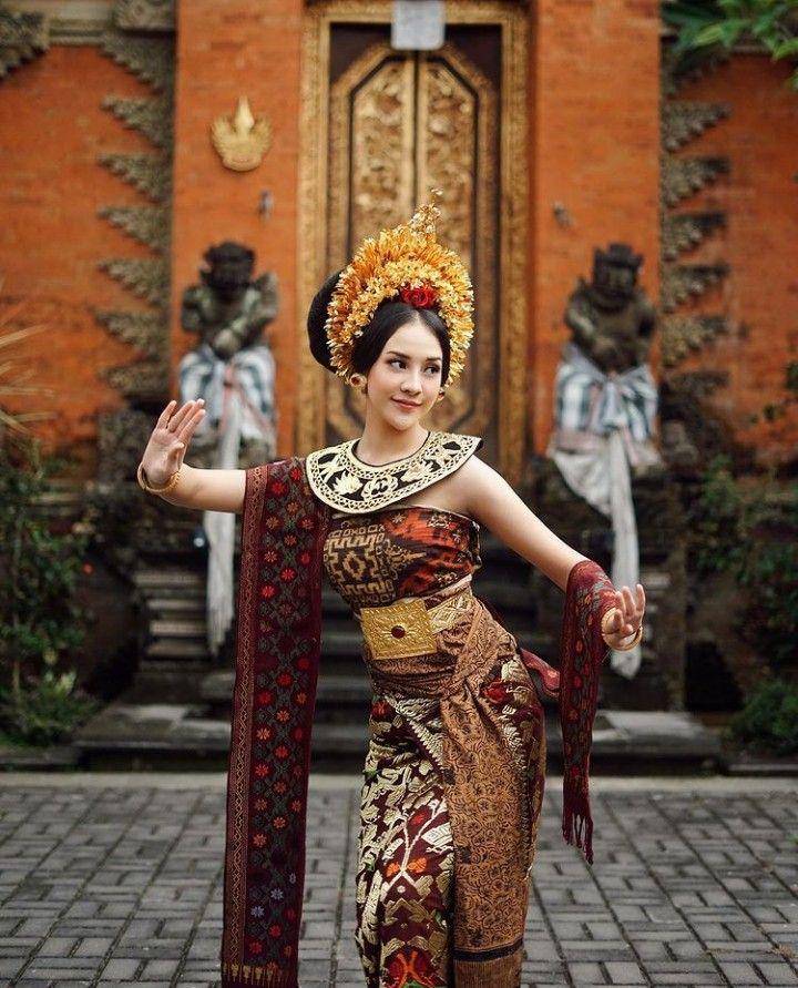 Anya Geraldine (instagram.com/anyageraldine)