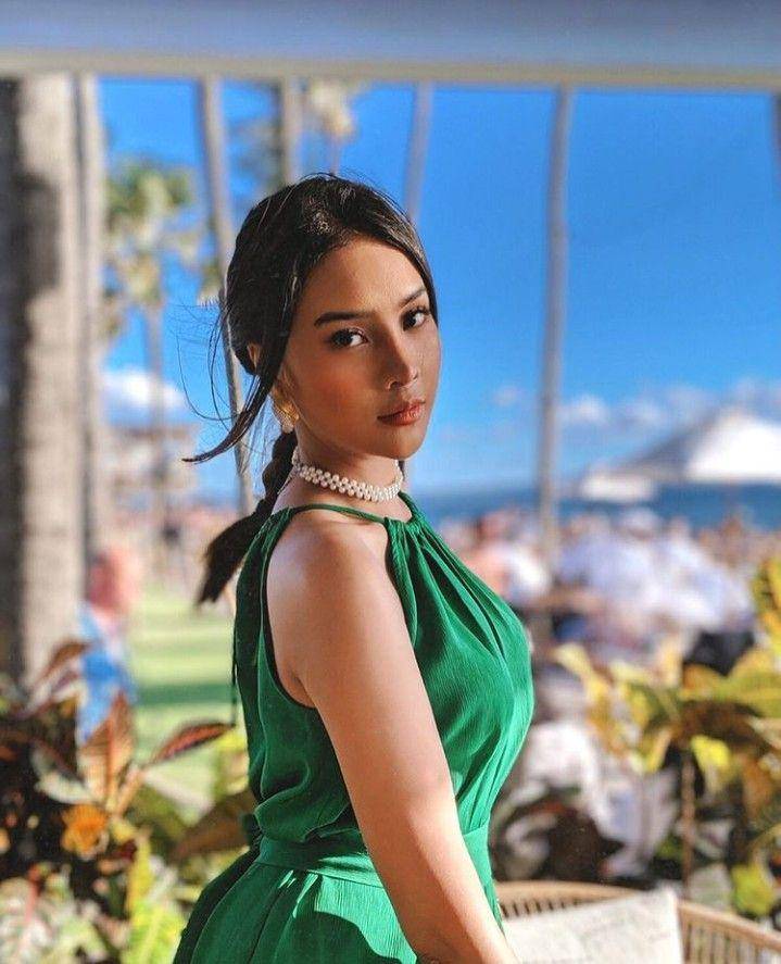 Anya Geraldine (instagram.com/anyageraldine)