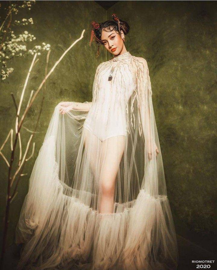 Anya Geraldine (instagram.com/anyageraldine)