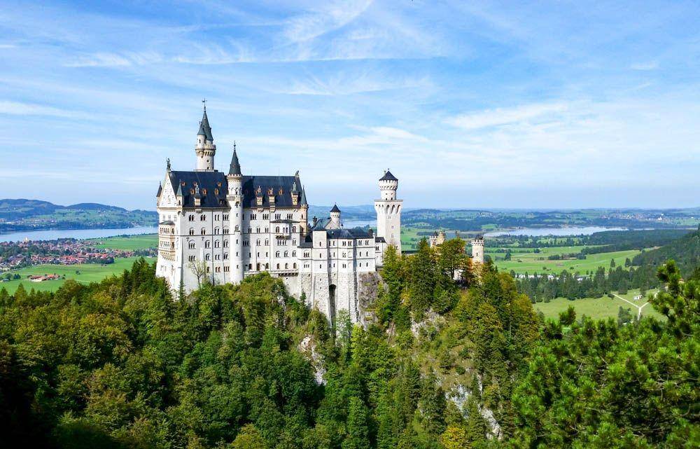 Neuschwanstein Castle (mywanderlustylife.com)