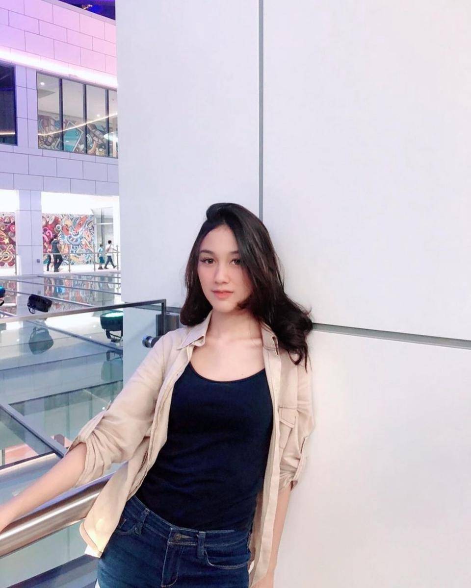 Regina Kandou (instagram.com/reginakandou)