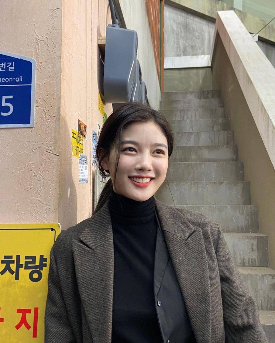 Kim Yoo Jung (instagram.com/you_r_love)