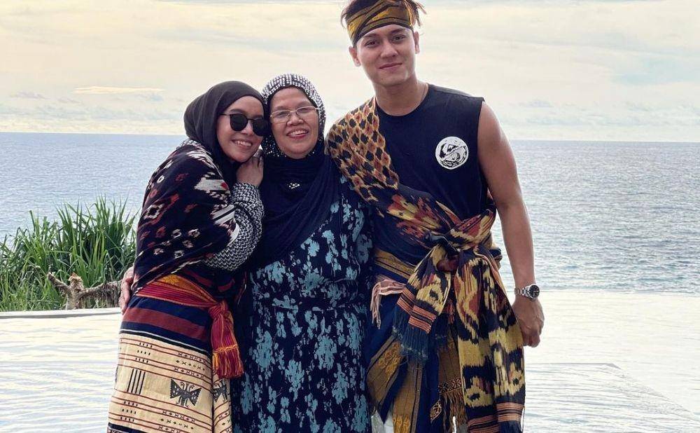 Rizky Billar dan Lesti Kejora di Sumbawa (instagram.com/rizkybillar)