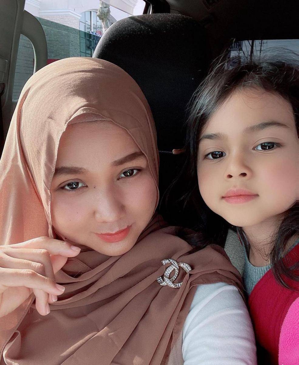 Nova Pratiwi (instagram.com/nova.pratiwi.39)