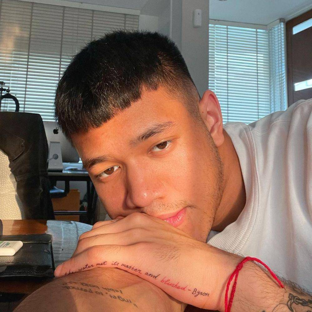 Potret gagah Jethro Armand (Instagram.com/jethro.armand)