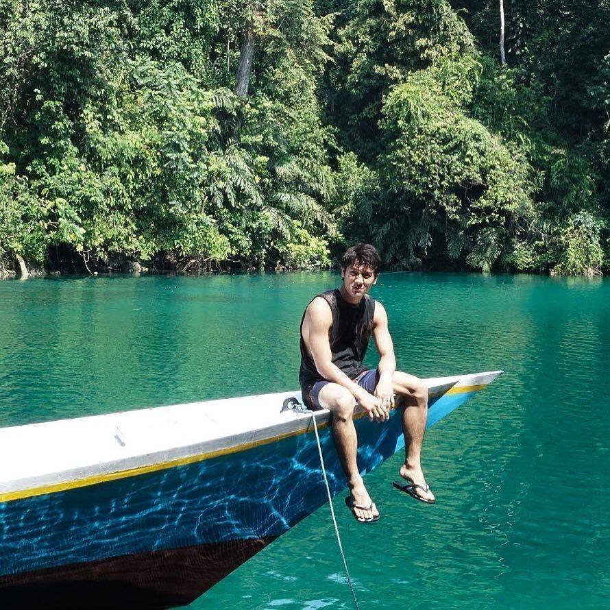 Danau Labuan Cermin, Kalimantan Timur (instagram.com/rizkybillar)