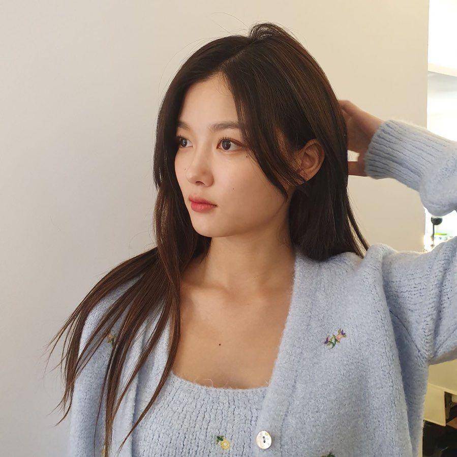 Kim Yoo Jung (instagram.com/you_r_love)