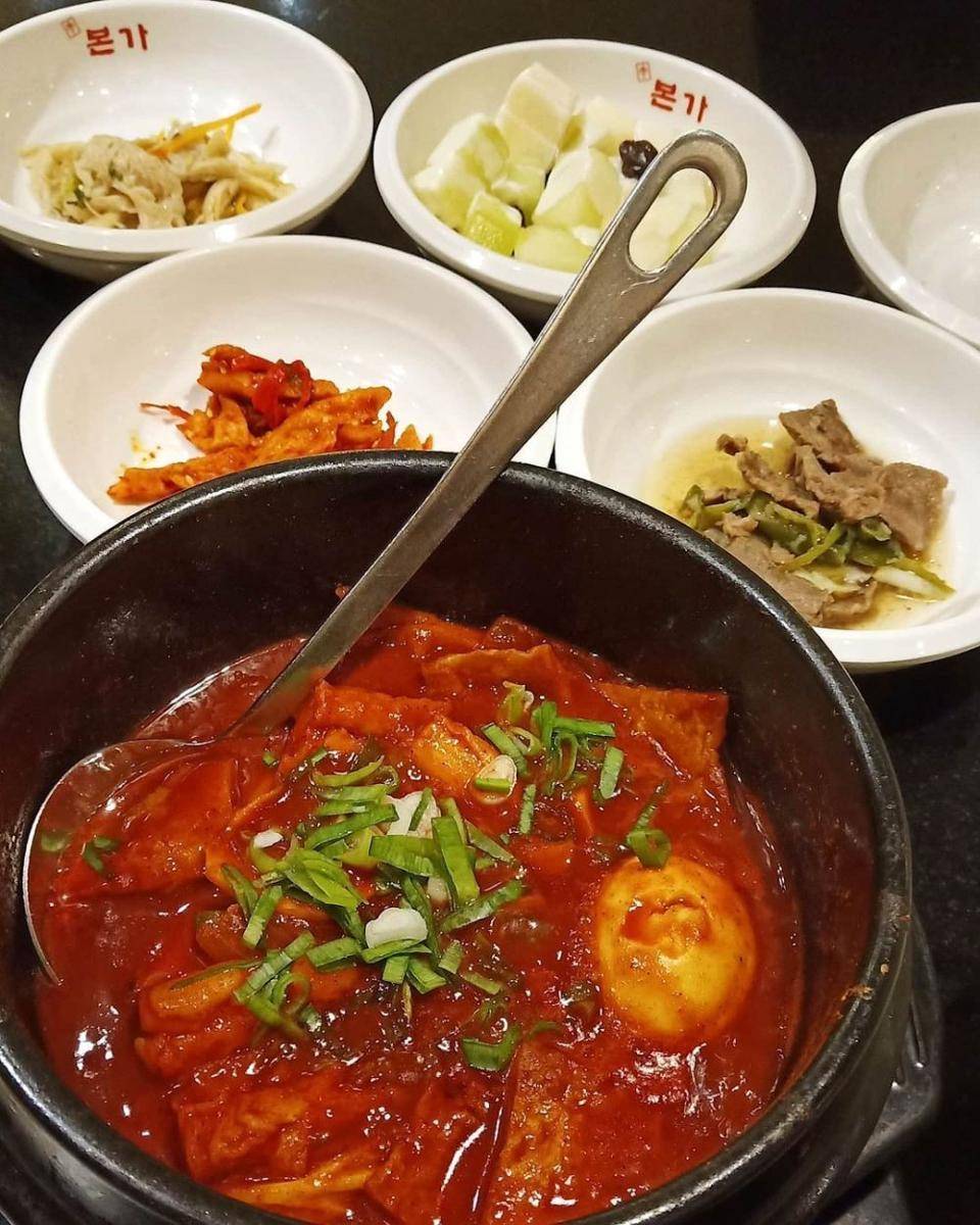 Born Ga (instagram.com/musuhdiet)