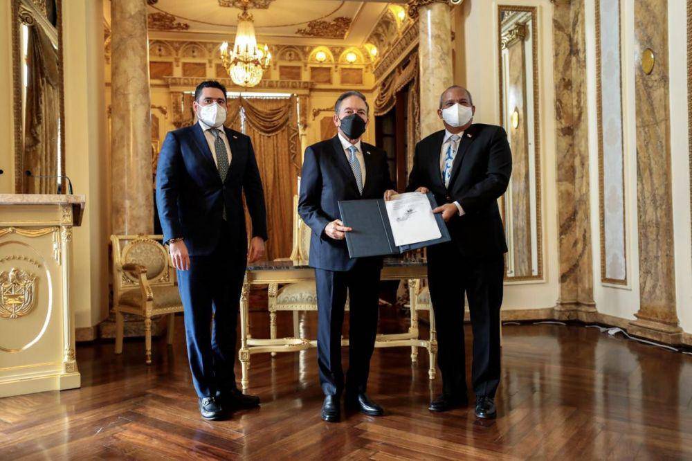 Presiden Panama, Laurentino Cortizo saat meresmikan perluasan Taman Nasional Coiba pada 8 Juni 2021. (twitter.com/NitoCortizo)