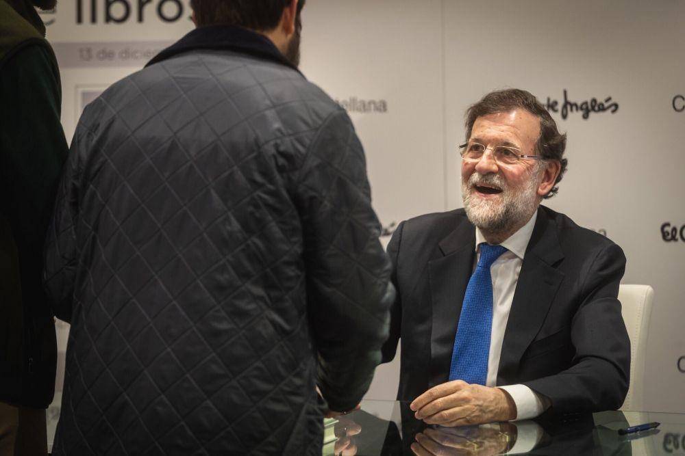 Mariano Rajoy yang menjadi Perdana Menteri Spanyol pertama yang disingkirkan parlemen. twitter.com/marianorajoy