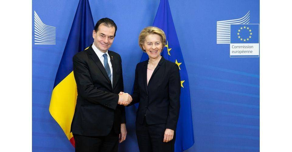 Mantan Perdana Menteri Rumania, Ludovic Orban, bersama Presiden Komisi Uni Eropa, Ursula von der Leyen. twitter.com/LudovicOrbanRO