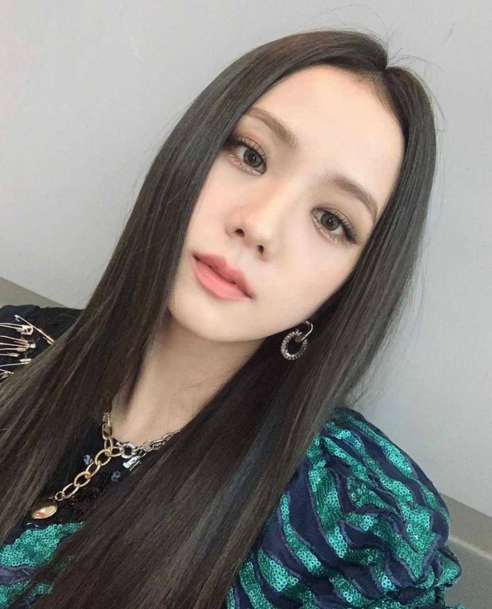 Jisoo BLACKPINK (instagram.com/sooyaaa__)