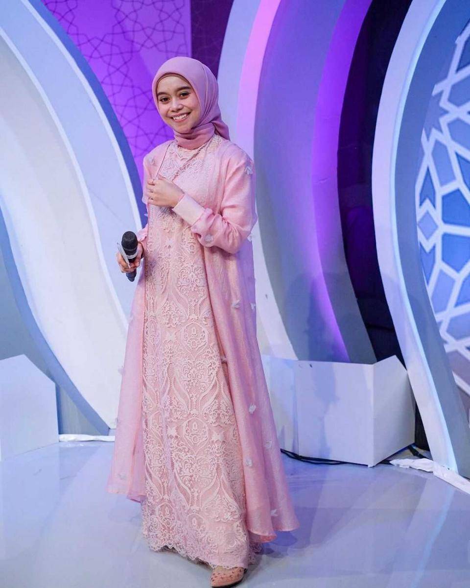 Lesty Kejora kenakan dress. (instagram.com/Lestykejora)