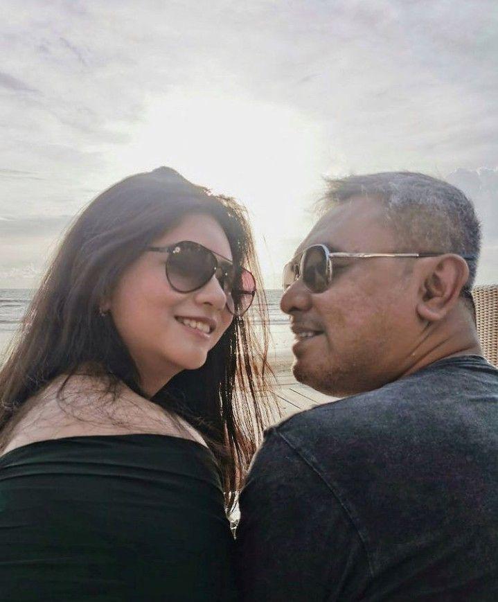 Setahun Menikah, 10 Potret Mesra Qory Sandioriva dan Suami Baru