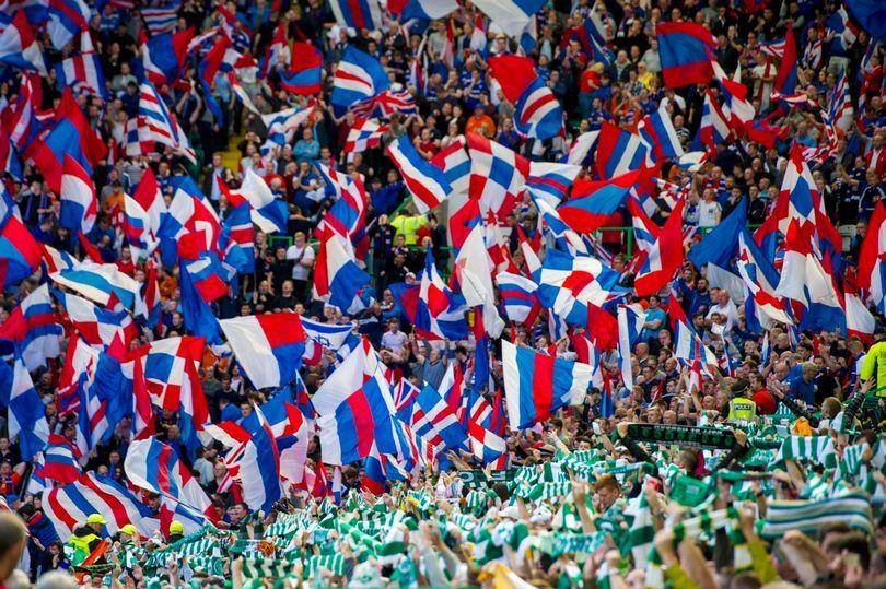Suporter klub sepakbola Celtic dan Ranger (glasgowlive.co.uk)