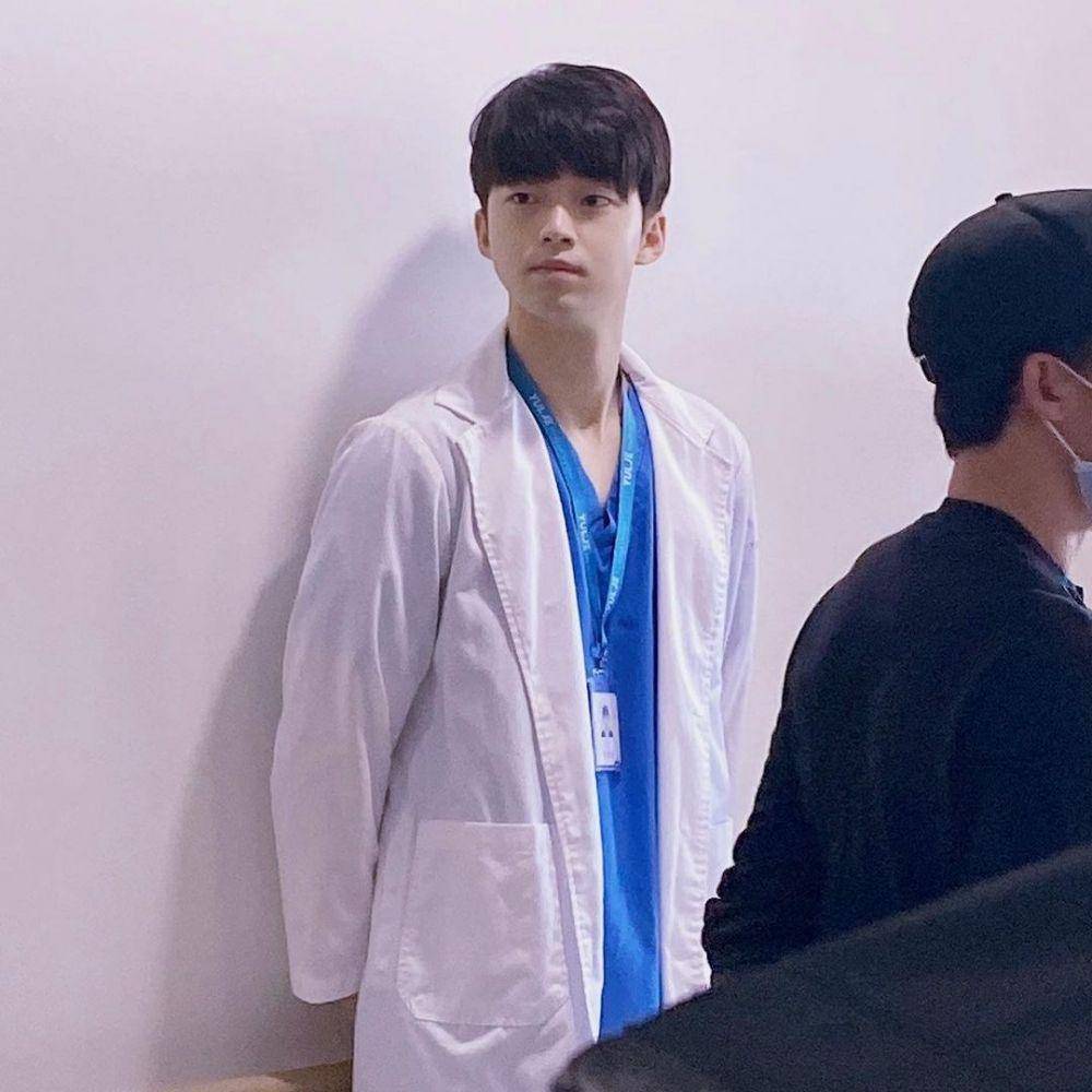Kim Kang Min di drama Hospital Playlist (instagram.com/mystic.actors)