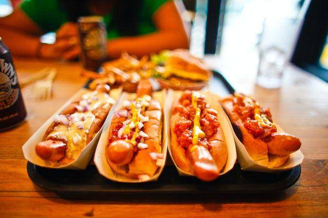 ilustrasi sosis pada hotdog (pexels.com/CalebOquendo)