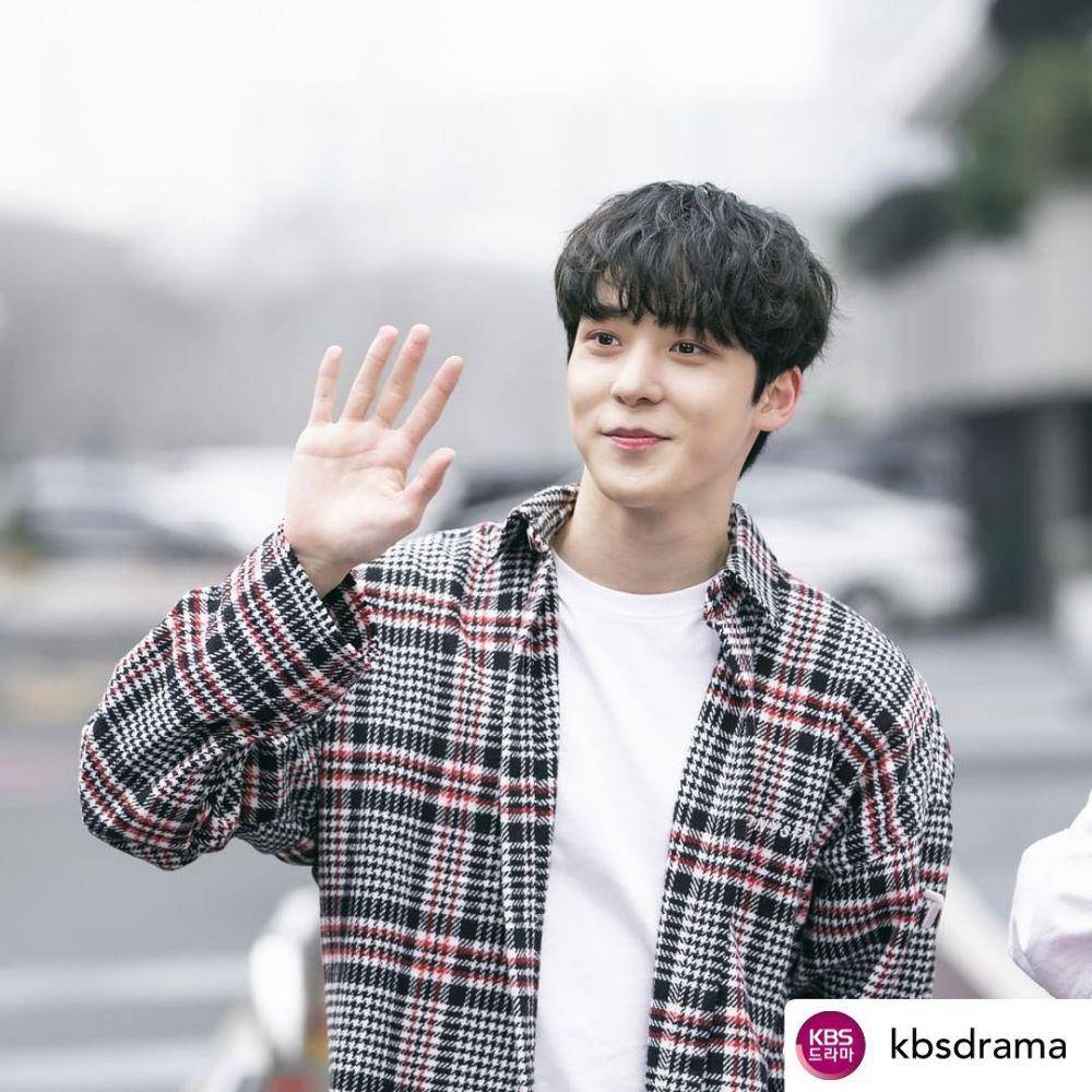 Yunho ATEEZ (instagram.com/kbsdrama via instagram.com/ateez_official_)