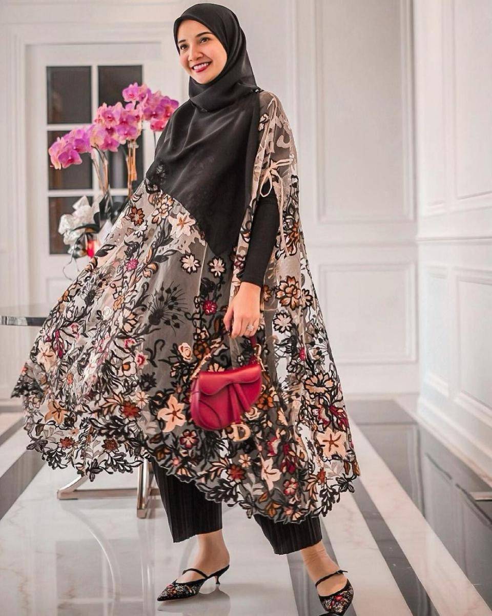 Zaskia Sungkar (instagram.com/zaskiasungkar15)