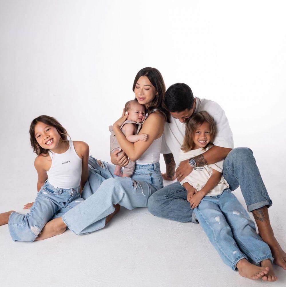 photoshoot keluarga Irfan Bachdim (instagram.com/jenniferbachdim)