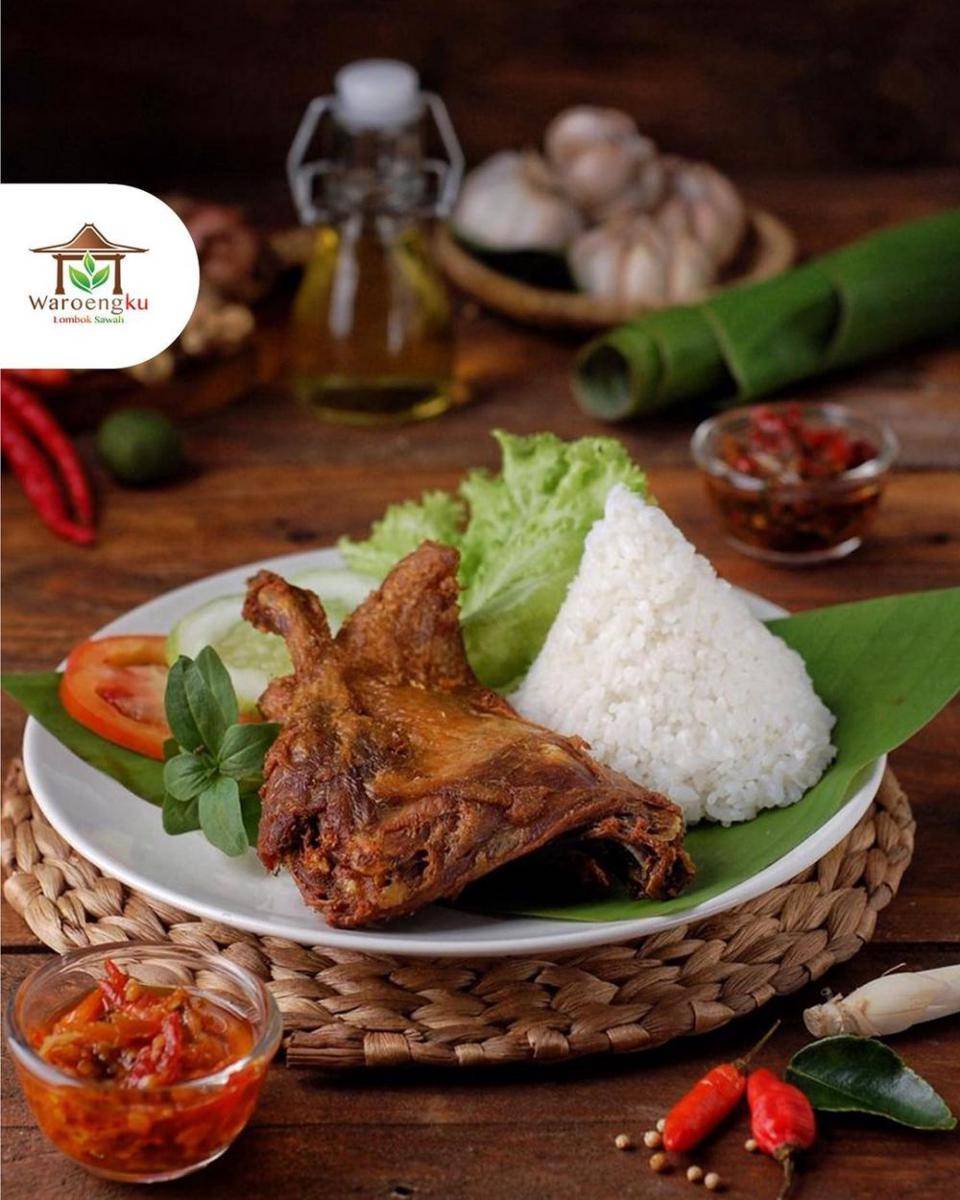 Ayam goreng (instagram.com/waroengku.lomboksawah)