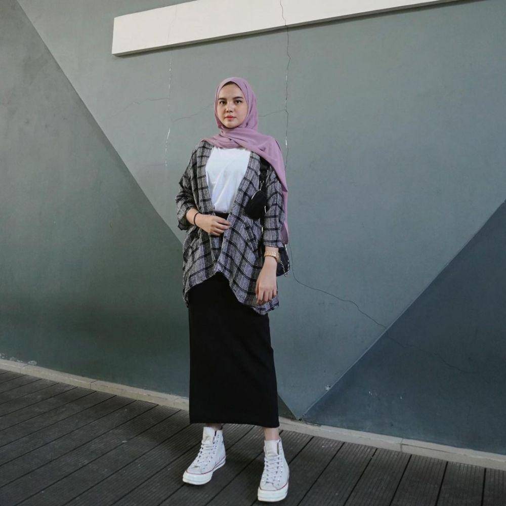 Via Zulfiani (Instagram.com/viaazulviani)